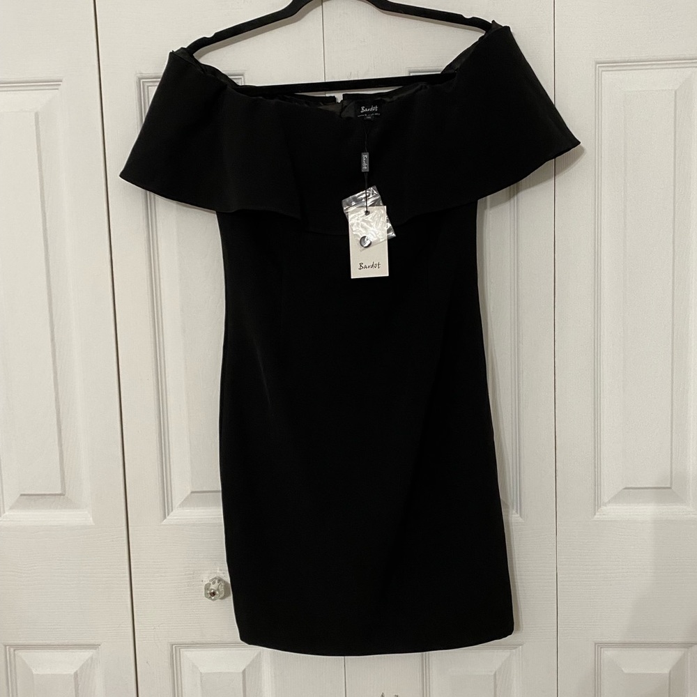 NWT BARDOT Black Off Shoulder Dress 6 - Picture 7 of 13